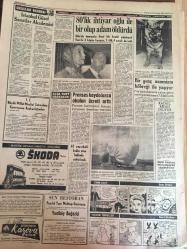 YENİ SABAH GAZETESİ 20 TEMMUZ 1963 YIL :26 SAYI :8746--Fenerbahçe-Abdullah Turhan-Altan Erbulak-Suriye de bastırılan darbeyi  Nasır 'cıların  hazırladığı  ilan edildi --Suriye de 12 ihtilalci  kurşuna  dizildi --İçi para ile  dolu olan  çantayı kaptı --İlyas  Şoris   idama  mahkum  edildi --Dün  bir ara kaldırılan  sokağa çıkma yasağı  sonradan  tekrar  kondu --İlaçtan  zehirlenen  işçiyi pikap ezdi --Kavganın Sebebi ?:Siyavuşgil --Martine Coral  ,Mariyn Monroe 'ya  teklif  edilen  rolde  oynayacak --Sinemalar :Atlas :Dinamik Üçler  ,İnci :Cengiz Hanın  Hazineleri ,Lüks :Berlin Esrarı ,---80 'lik  ihtiyar  oğlu  ile  bir olup  adam  öldürdü --Prenses kaybolunca  okulun ücreti arttı --Satış  bedeli açıklandı : Şenol :90 bin  ,Birol :72 Bin Lira --Fenerbahçe  sezonu  kampla  açacak --Moskova ,Amerika Rusya ya kıyasla  daha şanslı görünüyor --Galatasaray  Göztepeli Kaleci Ali İçin  İzmir e  İdareci  Yollayacak --