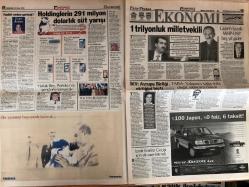 Hürriyet Gazetesi - 22 Nisan 1999 -  - AP - Lyon - Zara - CHP - ANAP - Onur - MHP - Devlet Bahçeli - Bülent Ecevit - DSP - DYP - Isla - Baha - Bahattin Şeker - Eder - Galatasaray - Borussia Dortmund - Almanya - Dida - LP - Alpay - Eren - Beşiktaş - Fenerbahçe - Gol Krallığı - Aykut Kocaman - Ertuğrul Sağlam - Yerli üretim - Fatih Terim - Teknik Direktör - Aziz Yıldırım - Aziz - Alper - Moldova - Yıldız Futbolcu - Teknik Heyet - Hakan Şükür - Hagi - Arif Erdem - Tanju Çolak - Model - Tansu Çiller - AIK - Adamlar - Seçim sonuçları - Seçim Sonuçları - Vural Savaş - Anayasa Mahkemesi - Agu - Siyasi Partiler - Müller - Lens - Belediyeler - Ege - Yerel Seçimler - Aydın Doğan - Ertuğrul Özkök - Bero - Sinan - Murat Karayalçın - Redd - Erdoğan - Recep Tayyip Erdoğan - Abdullah Gül - Celal Adan - Nazlı Ilıcak - Ali Müfit Gürtuna - Yerel Seçim Sonuçları - Volkan - Şili - Basın Toplantısı - Fransa - Mesut Yılmaz