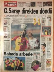Milliyet Gazetesi - 25 Ekim 1998  - AP - Baha - CHP - Gülben Ergen - Mesut Yılmaz - Tarkan - Orhan Pamuk - MHP - Fenerbahçe - Takım Otobüsü - Beşiktaş - Alpay - LP - Moldova - AKP - PAK - Bayern - Bayern Münih - Galatasaray - Özgül - ATP - Eren - Kupa Galipleri Kupası - Teknik Direktör - Yıldız Futbolcu - Kulüp Doktoru - Cengiz - Ege - Aziz Yıldırım - Aziz - Dida - Sarı Kart - Teknik Heyet - Hollanda - Eder - Avrupa Şampiyonası - Volkan - Çek Cumhuriyeti - MSP - Ertugrul - Roda - Derbi Maçı - Norveç - Ukrayna - Juventus - Athletic Bilbao - Rosenborg - Kanada - Yilmaz - Ersin Taranoğlu - Orman - Belediye başkanı - Sinan - Ozan - ANAP - Doğu Perinçek - DSP - Model - Allan - Güneş Taner - Bülent Ecevit - Deniz Baykal - Zara - Redd - Sağlık sigortası - Sağlık Reformu - Mesut Parlak - Eğitim reformu - Eğitim Reformu - DYP - Tansu Çiller - Duman - Aydın Doğan - Patron - Fikri Sağlar - Onur - Didi - Fabri