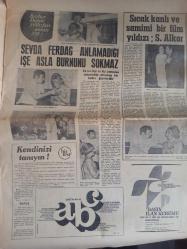 ABC Haftalık Aktüalite Sinema Tiyatro Müzik ve Magazin Gazetesi - 8 Temmuz 1967 - Türkan Şoray, Cüneyt Arkın'la Evleniyor - Falınız ve Siz - Oyun Eğlence Bulmaca - Selda Alkor - Sevda Ferdağ Anlamadığı işe Asla Burnunu Sokmaz - Ben Casey Çizgi Romanı - Aşk Büyüsü - John Sawey - İnönü Torununa Ceza Verdi - Güçlü Toker - Alexandra Hay - İlhan Gençer - Rahmi Duman - İlya Ehrenburg - Deli - Elden Düşme Araba Hikayesi - Seçme Fıkralar - Plavın Yenmesine Başlandı - Zirve İşi Çok Zırvaladı - Müjdat PElerin - Bu Yıl Çıplak Kadınsız Film Yok - Gülgün Erdem - Elizabeth Taylor'un Ayağını Kim Kırdı? - Mehmet Taneri - Vergiden Kaçarken Kara Sevdaya Tutuldu - Çektiği Şutla Kurşun Geçmez Camları Deliyor - Gerhard Müller - Bronz Adam - Kenneth Robeson - İsimsiz Kahramanlar - Gizli Ajan X9 - Beni Bir Bakana Peşkeş Çektiler fotoğraf ve haberi - Tam Takım Gazete