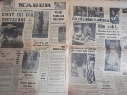 ABC Haftalık Aktüalite Sinema Tiyatro Müzik ve Magazin Gazetesi - 8 Temmuz 1967 - Türkan Şoray, Cüneyt Arkın'la Evleniyor - Falınız ve Siz - Oyun Eğlence Bulmaca - Selda Alkor - Sevda Ferdağ Anlamadığı işe Asla Burnunu Sokmaz - Ben Casey Çizgi Romanı - Aşk Büyüsü - John Sawey - İnönü Torununa Ceza Verdi - Güçlü Toker - Alexandra Hay - İlhan Gençer - Rahmi Duman - İlya Ehrenburg - Deli - Elden Düşme Araba Hikayesi - Seçme Fıkralar - Plavın Yenmesine Başlandı - Zirve İşi Çok Zırvaladı - Müjdat PElerin - Bu Yıl Çıplak Kadınsız Film Yok - Gülgün Erdem - Elizabeth Taylor'un Ayağını Kim Kırdı? - Mehmet Taneri - Vergiden Kaçarken Kara Sevdaya Tutuldu - Çektiği Şutla Kurşun Geçmez Camları Deliyor - Gerhard Müller - Bronz Adam - Kenneth Robeson - İsimsiz Kahramanlar - Gizli Ajan X9 - Beni Bir Bakana Peşkeş Çektiler fotoğraf ve haberi - Tam Takım Gazete