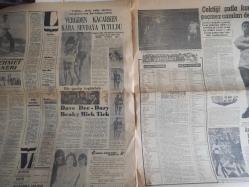 ABC Haftalık Aktüalite Sinema Tiyatro Müzik ve Magazin Gazetesi - 8 Temmuz 1967 - Türkan Şoray, Cüneyt Arkın'la Evleniyor - Falınız ve Siz - Oyun Eğlence Bulmaca - Selda Alkor - Sevda Ferdağ Anlamadığı işe Asla Burnunu Sokmaz - Ben Casey Çizgi Romanı - Aşk Büyüsü - John Sawey - İnönü Torununa Ceza Verdi - Güçlü Toker - Alexandra Hay - İlhan Gençer - Rahmi Duman - İlya Ehrenburg - Deli - Elden Düşme Araba Hikayesi - Seçme Fıkralar - Plavın Yenmesine Başlandı - Zirve İşi Çok Zırvaladı - Müjdat PElerin - Bu Yıl Çıplak Kadınsız Film Yok - Gülgün Erdem - Elizabeth Taylor'un Ayağını Kim Kırdı? - Mehmet Taneri - Vergiden Kaçarken Kara Sevdaya Tutuldu - Çektiği Şutla Kurşun Geçmez Camları Deliyor - Gerhard Müller - Bronz Adam - Kenneth Robeson - İsimsiz Kahramanlar - Gizli Ajan X9 - Beni Bir Bakana Peşkeş Çektiler fotoğraf ve haberi - Tam Takım Gazete