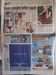 Bulvar Gazetesi -  22 Ağustos 1998 - Mine Dinç - Bizim Clintonlar Ferda'nın Peşinde - Franz Himmler - Eva Himmler - Kamil Dede Boğa Kesildi - Marie Doburah - Başak Boztepe Erkeklere Kalbini Kapattı - Ayşegül Aldinç - Cenk Eren Vokalistine Yüzmeyi Öğretti - Liseli Aşıklar - Ölüm Doktoru İş Başında - Serhat Bıyık - Nasıl Kıydın Bu Yavruya - Değişen Mevsimler Kadını Fena Azdırır - Şaban Mergül - Başınız Dik Olsun - Ront Köşesi - Erkek Rakı Gibidir Şişedeki Gibi Durmaz - Ben İşimi Bilirim - Laura - Ateşli Anılar - Kürek Cezası Hiç İşime Gelmemişti - Bulmaca & Eğlence - Mine Dinç, Çizgi Ötesine Koşuyor - Trafik Canavarı Araba Sattırdı - - Anreoditt Pausan - Türkan Şoray - Özlem Savaş - Sibel Özcan - Parayı Ver Düdüğü Çal fotoğraf ve haberi - Tam Takım Gazete