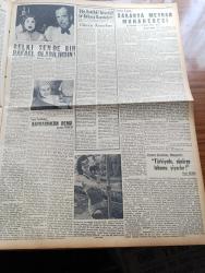 Yeni İstanbul Gazetesi - 23 Ağustos 1955 - Mustafa Nermi - Cezayirde Dokuz Köy Dinamitle Uçuruldu - Başvekil Adnan Menderes - Amerika'da Türk Tepsisi - Celal Bayar Dost İran'ı Ziyaret Etti - Ticaret Vekili Sıtkı Yırcalı - Yüksek Askeri Şura - Dünya Akıl Kongresi Açıldı - Balıkpazarı Esnafı Adliyeye Müracaat Ediyor -  Bahar Bayramına Giriş Serbest Bırakıldı - İzmir Fuarı - Yeni Alman Ordusunun Kuruluş Hazırlıkları - Pamukbank Açıldı - Ankara İstanbul İzmir Radyosu - Amerika'da Bisiklet Fiyatları Yükseldi - Cevdet Türkay - Günün Tarihi Sakarya Meydan Muharebesi - Marmara Adasında Bir Kaç Gün - Bağcılar Bayramı - Yaşar Doğu Bir Gecede İki Güreş Birden Yapacak - Fenerbahçe Hacettepe Yine Karşılaşıyorlar - Fuar Kupası Basketbol Turnuvası - Güneşspor'un Kongresi - Gripin - Film Yıldızı Nevin Aypar Puro Tuvalet Sabunları Kullanıyorum Diyor