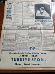 Yeni İstanbul Gazetesi - 21 Ağustos 1955 - Fas Ve Cezayirde Kanlı Çarpışma 300 Ölü Var - Ticaret Vekili Sıtkı Yırcalı İzmir Fuarını Açarken Yeni Dış Ticaret Rejimini De İzah Etti - Şiddetli Bir Tayfun Dün Amerika'yı Altüst Etti - Irak Kralı İkinci Faysal Savarona İle Fransa'ya Hareket Etti - Dün İstanbul'da 50 Gram Kahve Bulmak Mümkün Olmadı - Atom Konferansı Sona Erdi - Pedagoji Kongresi - Ankara İstanbul İzmir Radyosu Programı - Biyoloji Ve Din - Fenerbahçe Hacettepe Bugün Karşılaşıyorlar - Balkanların 1 Numaralı Atleti Osman Coşgül - Adalar Kupası Yelken Yarışları -  Sportif Oyunlar Federasyonu - Çapamarka - Gripin