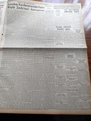 Yeni İstanbul Gazetesi - 2 Eylül 1955 -  İngiliz Basınına Göre Kıbrıs Terkedilmelidir -Mustafa Nermi - Fatin Rüştü Zorlu Kıbrıs'ta Herhangi Bir Değişiklik Lozan'ın Revizyonunu İstemektedir - Başvekil Adnan Menderes Kıbrıs Konusunda Yunanlılar Lehinde Neticeye Asla Tahammül Edemeyiz - Trikopis'i Esir Alan Türk Kahramanı Eyüp Özkan'a Madalya Verildi - Vali Fahrettin Kerim Gökay Prag'a Gitmiyor - Meşhur Sinema Yıldızı Paul Muni'nin Bir Gözü Kör Oldu - Bütün Yurtta Modern Cezaevleri Yapılacak - Ankara İstanbul İzmir Radyosu Programı - Mehtap Şarkısı Cinayetleri Yazan Francis Didelot Yazı Dizisi - Askeri Mekteplerimiz Ve Kulelinin Tarihçesi - Çocuk Sayfası - Lefter Küçükandonyadis Fenerbahçe Hadisesi Gitgide Büyüyor - Askeri Balkan Oyunları Cumartesi Günü Başlıyor - Galatasaray Karagümrük İle Karşılaşıyor - Kızlar Türkiye Basketbol Birinciliği - Çapamarka - Puro Tuvalet Sabunları - Gripin