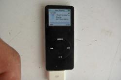 İPOD 4GB A1137  1NESİL MP3 ÇALAR ORJINAL CALISIYOR DETAYLAR ACIKLAMADA (TEKNIK MAVI KUTU