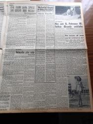 Yeni İstanbul Gazetesi - 7 Temmuz 1955 - Mustafa Nermi - Londra Konferansı Temmuz Sonuna Doğru Toplanacak - Amerikan Başkanı Eisenhower Kruşcef'e Cevap Verdi - Çolakof'un Bazı Ajanları Sınırı Geçerken Yakalandı - Vietnam Cenevre Hükümleriyle Bağlı Olduğunu Kabul Etmiyor - Yabancı Sermaye İle İlaç Fabrikası - Gülhane Parkında Seçilen Ses Kral Ve Kraliçesi İzmir Fuarına Davet Edildi - Emin Kalafat'ın Ankara Radyosundaki Konuşması - Ankara İstanbul İzmir Radyosu Programı - Memleket Ve Dünya Borsa Ve Piyasaları - Tövbe Eylerdi Şaraba Şüphesiz Şairi Görseydi Bekri Mustafa - Rus Çarı 2. Petro'nun 3. Sultan Ahmed'e Mektubu - Pompei Harabelerinde Yapılan Son Kazılar - Fenerbahçe Kalecisi Selahattin Ünlü Mukavelesini Yeniledi - İstanbul Üniversitesi Ankara'ya Yenildi - 1 Temmuz 1955'e Kadar Dünya Şeref Listesi - Fenerbahçe İkinci Reisi Osman Kavrakoğlu - Çapamarka - Gripin - Elektroimpex Otomatik Ve Manyetolu Telefon