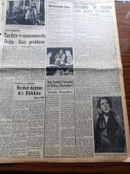 Yeni İstanbul Gazetesi - 17 Ağustos 1955 - Mustafa Nermi - Kıbrıs'taki Tedhişcilere Atina'nın Silah Yardımı - Kasım Gülek Dün Akşam Saat 19.30 da Tahliye Edildi - Celal Bayar Ve Irak Kralı İkinci Faysal Savarona Yatı İle İzmir'e Hareket Ettiler - Gazeteciler Cemiyetinin Namık Gedik'e  Telgrafı - Mevcut Telefon Rehberi Halkı Zarara Sokuyor - Yenicami Hakkında İzahat Verilecek - Prenses Margaret'in Evlenme Meselesi - Bir Köylü Komünistlik Propagandası Yaparken Yakalandı - Ankara İstanbul İzmir Radyosu Programı - Tarhan Toker - Mustafa Cezar - Hasene Ilgaz - Ali Yağcıoğlu - Bütün Erkeklerin Hayalindeki Genç Kız Dorothy Malone - Yugoslavya Şampiyonu Mugosa Ekrem Koçak İle Tekrar Yarışmayı Kabul Ediyor - Fenerbahçe Hacettepe Maçı - Alman Milli Futbol Takımı Kaptanı Fritz Walter'in Turgay Şeren'e Mektubu - Gripin - Boğaziçi Güzelhisar Arsaları