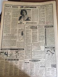 YENİ SABAH GAZETESİ  7 TEMMUZ 1963 YIL :28 SAYI :8733---CHP 'liler göre hala Güler yüzlü idare kurulamadı ----Katil  İlyas Şoris ,aile  baskısından dert yandı --İstanbul u  istila eden yeni  dans  :Holly -Golly ----Hasbi Beyin Mektubu : Siyavuşgil --Berksoy  bu kadar kötü bir netice beklemiyorduk  dedi - --Ayvalık deyince  akla  zeytin gelir --Edremit 'in zeytin  'i , zeytin yağı  meşhurdur  ---Arjantin de başkanlık seçimi bugün yapılıyor ---Sinemalar Tiyatrolar :İstanbul : Atlas : Yastık   Sohbeti ,İnci :Ayşecik Ateş Parçası ,Konak : Yalnız ve Cesur ,Lüks :İhtiras Yolcuları -----Türkiye  'nin   en sevilen  futbolcusu  :Metin Oktay  :6  defa gol kralı  olan  Metin  Oktay krallığını devam  ettirmek  azminde --Metin  330.038 reyle  en sevilen  futbolcu ,Lefter  ise  311.637 reyle ikinci seçildi --Lefter  Milli Takımda  en fazla  oynamış  en çok  gol atmış  bir futbolcudur--