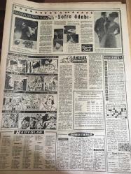 YENİ SABAH GAZETESİ  4 TEMMUZ 1963 YIL :26 SAYI :8730--Gl.Tağmaç Kıtalar her an  müteyakkız durumda idi dedi --Ticarethane  kiralarını serbest  bırakılıyor --Gümrüklerdeki mallar  yarın  serbest  bırakılıyor --Sirk  rejisörü  bir yıl sonra  gelip sevdiği  kızla  dün evlendi --Başbakan  Rus Elçisi İle Görüştü ---Keeler  'in  ücreti  belli oldu 250 lira --Çek Sentezi :Siyavuşgil --Amerika da dört  Sovyet casusu dün  tevkif edildi --Çorlu da 14 yaşında  bir kız  kahve işletiyor --Sinemalar : Atlas : Yastık Sohbeti ,İnci : Ayşecik Ateş Parçası ,Konak :Yalnız ve Cesur ,Sensiz Yaşayamam ,Lüks :İhtiras Yolcuları --Sekiz sıkletten beşinde elendik --Suat ,Beşiktaş la mukavele yaptı --Şeref 100 bin liraya Fenerbahçe de kaldı --Ordu Takımımız Mağlup Oldu --
