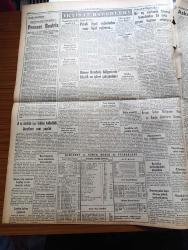 Yeni İstanbul Gazetesi - 28 Ağustos 1956 - Refik Halid Karay - Atina Büyükelçiliğimiz Kordon Altına Alındı - İskenderun'da Petrol Sondajlarına Aralık'ta Başlanacak - Atina'nın İstiklal Ticareti - Süveyş'den Sonra Mısır Şimdi De Kuveyt Petrollerine Sarkıyor - Çifte Oyun Yazan Colette Yazı Dizisi - Sanat Kronikleri - Belediyenin Sipariş Ettiği 100 Otobüs Geliyor - Harp Akademileri - Meşhur Sinema Yıldızı Marilyn Monroe İle Evli Olan Tiyatro Yazarı Arthur Miller Amerika'ya Döndü - Mısır'ın Propaganda Faaliyetini Bir Nazi Mütehassısı İdare Ediyormuş - Silah Sergisi Açılacak - Hollanda'nın Müstakbel Kraliçesi Prenses Beatrix - Üzüm Piyasası - Askeri Terfi Listesi - Macera Peşinde Çeviren İhsan Aysu Yazı Dizisi - Denizli'de Tatlı Patates Ziraatı - Opon Ağrı Kesici -  Güney Anadolu Bölgesinde Büyük Su İşleri Çalışmaları - Türkiye Atletizm Birinciliği Cumartesi Ve Pazar Yapılıyor - Melbourne Olimpiyatlarına Gidecek Alman Sporcuları Atatürk Kupası Boks Maçları
