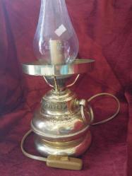 GAZ LAMBASI,  İTALYA ÜRETİMİ  PİRİNÇ GAZ LAMBASI . ELEKTRİKLİ  GECE LAMBASINA ÇEVRİLMİŞ,  KABLOSU VE AMPULÜ EKSİK HALİYLE..