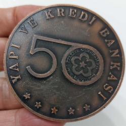 1973 ATATÜRK KİTAPLIĞI AÇILIŞ ANISINA YAPI KREDİ BANKASININ 50.YILI BRONZ ORİJİNAL MADALYONU ÇİLL NADİR AA1BB1A ÇİLİ PEK ÇIKMAZ