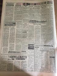 YENİ SABAH GAZETESİ 5 TEMMUZ  1962 YIL :25 SAYI :7372--Cemal Tural Konuşsunlar dedi --Ticaret Bakanı Mahsul çok  bereketli  dedi --Dış ticaret  rejimi açıklandı --AP VE MP programına  kırmızı oy verecek --Hükümet programı senato da  görüşüldü --Bin Bella  ile  Bin  Hedda  'nın  çekişmesi  kritik  safhada --Düğün davetiyesi ile  gümrükten geçtiler --PTT bir karakolun  telefonunu  kesti ----Çemişgezek li  memurlar  4 aydır  maaş alamıyor ---Gökay 'a  tebrikname  :Siyavuşgil --Bütün  çöpçüler  kurs  görecekler ---Kennedy  Gerilla  Savaşına  Alışın Dedi ---Ombudsman ---Sabri Kiraz Hacettepe de kaldı --Apak yeni aza arıyor --Tuncay  Fenerbahçe de Coşkun Beşiktaş da --Galatasaray  Tarık için  K.Gümrükle  anlaştı ---Brezilyalı futbolcular mebus  oluyor --