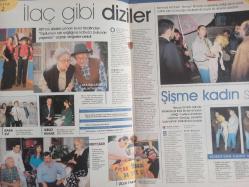 Yeni Rapsodi Haftalık Aktüalite Sinema Tiyatro Müzik ve Magazin Dergisi - 7 Ekim 2000 - Seren Serengil - Kerem Alışık - Bir Sanatçının Dramatik Sonu - Yeşim Salkım - İlaç Gibi Diziler - Baba Evi - İkinci Bahar - Gurbetçiler - Çiçek Taksi - Mahallenin Muhtarları Dizileri - Mehmet ali Erbil - Şişme Kadın Sattı - Hemşo'dan İlginç Bir Diyalog - Yıldız Parıltısı - Brad Pitt - Jennifer Aniston - Melanie Griffith - Antonio Banderas fotoğraf ve haberi - Dergi Tam Değildir Sadece 4 Sayfası Mevcuttur