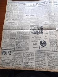 Yeni İstanbul Gazetesi - 22 Ağustos 1956 - Piyasada Mevcut Tutukluk Giderilecek - Diyarbakır Mebusu Mustafa Ekinci 1937'de Öldürülen 103 Vatandaş İçin Yeniden Müracaatta Bulundu - İsmet İnönü Ankara'ya Dönerken Cemil Bengü'ye Cevap Verdi - Celal Bayar - Kıbrıs İçin Atina'nın Yeni Ve Planlı Taarruzu - Gülhane'de 300 Çocuk Sünnet Oldu - Komünizmin Yaşayamıyacağı Memleket Türkiye'dir - Amerika'da Cumhuriyetçi Parti'nin Kongre Çalışmaları - Evlilik Mi Bekarlık Mı Yazan Necla Seyhun Yazı Dizisi - İzmir'de Otomobil Fiyatları Düşüyor - Ankara İstanbul Radyosu Programı -  Küçük Hikaye Fakirin İntikamı Çeviren Nezihe Türkkan - Macera Peşinde Çeviren İhsan Aysu Yazı Dizisi - Galatasaray Sofya Dinamo Maçı - Kont Ernest Borgnine Sophia Loren İle Bir Film Çeviriyor - Enternasyonal Tenis Turnuvasına Dün Bütün Gün Devam Edildi