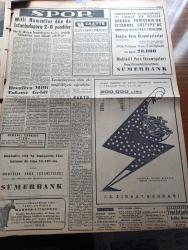Yeni İstanbul Gazetesi - 29 Nisan 1956 - Refik Halid Karay - Muhalefet Partilerinin İşbirliği Mevzuunda Görüş Ayrılıkları - Christian Dior Ve Yaz Modası - Bir Ton Bakla Denize Atıldı - 6 7 Eylül Hadiselerinde Vali Fahrettin Kerim Gökay Suçsuz Görüldü - Brezilya Milli Takımı İstanbul'a Geldi - Kasım Gülek'in İktidara Hücumları - Fuat Köprülü Paris'e Gidiyor - Kurtuluş Savaşı'nın Deniz Destanları Karadeniz'in Yalı Uşakları Yazan Tevfik İnci Yazı Dizisi - Türk Eczacıları Beyrut'ta Bir Sergi Açmağa Karar Verdi - Dionysos Mu Apollon Mu - Daktilografi Şampiyonası İstanbul Elemeleri Dün Yapıldı - Bulganin Ve Kruşçev'in Anthony Eden'e Mesajları - Kadınlar Birliğinin Dünkü Büyük Kongresi - Amerika'da Uyuşturucu Madde Piyasasından Korkunç Rakamlar - Milli Namzetler Dün İstanbulspor'u  2 0 Yendiler - Ankara İstanbul Radyosu Programı - Ankara'da Bir İthalatçı Firmaya Yapılan Baskın - Remington Rand - Halk Arasında Dolaşan Azılı Katil