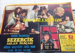 Sezercik Aslan Parçası, ORİJİNAL YEŞİLÇAM SİNEMA BEZ AFİŞİ, 1972, FİLM BEZ AFİŞİ / POSTERİ - BÜYÜK BOY - ORİJİNAL - 69 X 49 cm EBADINDA - Original Turkish Big Size Movie Poster - Memduh Ün, Safa Önal, Hülya Koçyiğit, Necdet Yakın, 	Memduh Ün, Ekrem Dümer, Nubar Terziyan, Atıf Kaptan, Lale Belkıs, Kayhan Yıldızoğlu, Necip Tekçe, Renan Fosforoğlu, Ediz Hun, Nihat Ziyalan, Nevzat Okçugil, Sezer İnanoğlu,