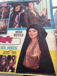 YEŞİLÇAM ORİJİNAL BEZ SİNEMA, Film AFİŞİ - Çılgın Yenge, 1971, BEZ FİLM AFİŞİ / POSTERİ - BÜYÜK BOY - ORİJİNAL - 68 X 48 cm EBADINDA - Original Turkish Big Size Movie Poster - Sırrı Gültekin, Sadık Şendil, Sadri Alışık, 	Gafur Uzuner, Suna Pekuysal, Gazanfer Özcan, Mine Mutlu, Ali Şen, Tuluğ Çizgen, Sadri Alışık, Sadettin Erbil, Ali Uyandıran, Semra Yıldız, Faik Coşkun, Ayla Arslancan, Gül Doruk, Tombiş Önder, Özdemir Baturalp, Metin Turan, Manasi Fillmeridis