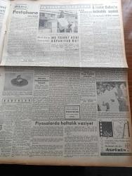 Yeni İstanbul Gazetesi - 16 Şubat 1953 -  Ahmet Emin Yalman'a Yapılan Suikast -Mustafa Nermi - Atom Casusları Lehine Nümayiş - Ankara Büyük Çapta Siyasi Faaliyetlere Sahne Oluyor - Demokrat Parti Hükümetinin İlk Maliye Bakanı Halil Ayan Vefat Etti - Büyük Millet Meclisi'nde Bütçe Müzakerelerine Bugün Başlanıyor - Barem Kanunu Tasarısı - Fenerbahçe Vefa İle Berabere - Büyük Kardeşim Atatürk Anlatan Makbule Atadan Yazı Dizisi - Küçük İnsanlar Yazan Faik Baysal Yazı Dizisi - NATO Sulh Kervanı Perşembe Günü Açılıyor -  Coğrafya Haftası Bugün Başlıyor - Hikaye Postahane Yazan Behice Yücedağ - Viyana Radyosu Programı - İstanbul Belediye Şehir Tiyatroları Programı - Lanetli Mahalle Yazan Mehmet Davaz Yazı Dizisi - Bölge Kır Koşusu Yapılıyor - Bursa Askerî Lisesi'nin Yıldönümü Kutlandı - Yahudi Aleyhtarı Kampanyaya Karşı Harekete Geçmek Lazım - Duo İsimli Hikaye Tiyatro Oyunu Oldu - Beşiktaş Beyoğluspor'u Mağlup Etti - Hollywood'da Bir Film Nasıl Çevriliyor - Çapamarka