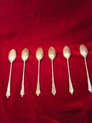 ÇAY KAŞIKLARI OLDUKÇA YAŞLI ESKİNİN TEMİZ KALMIŞ ÇAY KAŞIKLARI