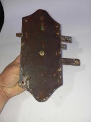 Eski dönem kapı kiliti