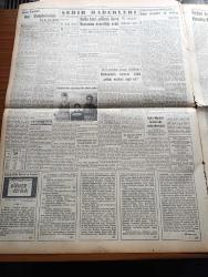 Yeni İstanbul Gazetesi - 24  Temmuz 1953 - Rusya'nın Batılı Devletlere Cevabı - Vicdan Ve Toplanma Hürriyetini Koruma Kanunu Kabul Edildi - Kore'de Anlaşma İhtimali Çoğaldı - Eski Muhariplerin Şeref Günü - Amerikan Gazeteci William Henri Chamberlain'in Basın Toplantısı - Millet Partisi'ne Dair İstanbul Tahkikatı Son Safhada - Döner Ayna Yazan Halide Edip Adıvar Yazı Dizisi - Profesör Doktor Sadi Irmak - Sanayi Atmosferi Ve Terbiyesi - Doğu Almanya'da Ciddi Kargaşalıklar - Komünist Çin Ve Birleşmiş Milletler - Meşrutiyet İlanının Yıldönümü - Binbirgece Masalları Canem Çeviren Reşad Nuri Darago Yazı Dizisi - Günde Yalnız Bir Saat Su Yüzüne Çıkan Tren Yolu - Gökbayrak Yazan Leon Cahun Yazı Dizisi - Tam On Yıl Sonra Gözleri Açılan Kör - İslam Memleketleri Yazan Fikret Adil Yazı Dizisi - Mühim Bir Keşif 70.000 Sene Evvel Yeryüzünde Yaşayan İnsan İskeleti Bulundu - Yeni İstanbul Kömür Havzasında Bir Ocak Katırının Hikayesi - General Electric Ampul - Dermojen - Çiftlik Pastörize İnek Sütü