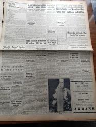 Yeni İstanbul Gazetesi - 31 Temmuz 1953 - Kore Barış Konferansı - Mustafa Nermi - Amerikan Uzak Doğu Komutanı Mark Clark Sulh Kızıllar'a Bağlı Diyor - Sovyetler Avusturya'yı Gafil Avlamak İstiyor - Malatya Emin Yalman'a Yapılan Suikast Hakkında Duruşma - Adnan Menderes Ege Kasım Gülek de Karadeniz Bölgesine Gidiyor - Elektrik Arızası Yüzünden İstanbul Radyosunda - Türkiye Almanya Ticari Münasebetleri Gelişiyor - Döner Ayna Yazan Halide Edip Adıvar Yazı Dizisi - Baydar Derler - Kravat Yüzünden İşlenen Cinayet - Kore'de Müttefikler Ve Komünistler Ateşkes Hattına Çekildiler - Ankara İstanbul İzmir Radyosu Programı - Binbirgece Masalları Canem Çeviren Reşad Nuri Darago Yazı Dizisi - Hüseyin Avni Şanda -  Dış Ülkelerin Pahalılığı Bir Mazeret Midir - İlk Yazı Makinesini Kim İcat Etti - Milyonerler Cenneti Cote D'azur - İstanbul Şehrinden Röportajlar - İslam Memleketleri Yazan Fikret Adil Yazı Dizisi - Balerinlere At Yasak - Modern Pakistan'da Resim Sanatı - Çapamarka - Arı Bisküvileri