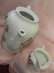 PORSELEN ÇAY VE SÜT POTU, BAVYERA ALMANYA ÜRETİMİ..BOY :18 CM EN 24 CM.