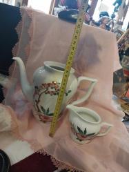 PORSELEN ÇAY VE SÜT POTU, BAVYERA ALMANYA ÜRETİMİ..BOY :18 CM EN 24 CM.