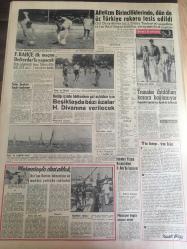YENİ SABAH GAZETESİ  4 AĞUSTOS 1958 YIL :21 SAYI :6973--Maliye Vekili 359 Milyon Dolar Yardım Temin Ettiğimizi Açıkladı --Biteceği yok :Kıbrıs da dün de 7 kişi öldürüldü --Krutçef ,  Pekin de Mao  Tse Tung  İle Görüştü --Lübnan da  bazı asiller  silahlarını  bıraktılar ---Can Pazarı :Siyavuşgil --Ürdün de hükümet darbesi  sanıkları   muhakeme ediliyor --Senenin  son film festivali  Çekoslovakya da  yapıldı --Atletizm Birinciliklerinde  Dün de Üç Türkiye Rekoru  Tesis  Edildi --Fenerbahçe İlk Maçını Defterdar la Yapılacak --Beşiktaş da  bazı  azalar H. Divanına verilecek --