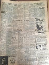 YENİ SABAH GAZETESİ   30 TEMMUZ 1958 YIL :21 SAYI :6968---Türkiye ye dış  yardımlarda  kontrol şartı  bulunmayacak --Bağdat Paktı Konseyi Çalışmalarını Bitirdi --Lübnan  başvekil süikastten  kurtuldu --Kıbrıs  da bir ayda 45 Türk , 42 Rum Öldürüldü --Marmara Yarışı :Anadolu  sahilleri  tamamlandı --Irak 'ın  sesi radyosu --Bir hasbihal  :Siyavuşgil --Dans Uğruna Malayalı  Prensin Aşkını Reddetti --Ticaret Odası Bazı İktisadi Tedbirler Alınmasını İstiyor --Komite Kadri 'yi  K. Gümrük 'e  verdi --Mornar Bugün Kontrat Yapacak --G.Romen Şampiyonasının Tepkileri  Devam Ediyor --Remodini İtalya da dün tekliflerle geldi --Küçük Çiftlik Parkı :Müzeyyen  Senar ---