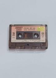 AHMET KAYA -İYİMSER BİR GÜL /ADI: BAHTİYAR ALBÜMÜ KASET 10/9,5 KONDİSYONDA