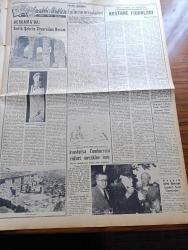 Yeni İstanbul Gazetesi - 8 Ağustos 1953 - Namık Zeki Aral - Eisenhower'in Türkiye'ye Dair Mühim Bir Demeci - Bir Adana Gazetesi 1933 Yılında 31 Şaki'nin Sebepsiz Kurşuna Dizildiğini Yazdı - İngiltere'ye Askeri Türk Borçları Tasfiye Edildi - Adnan Menderes İzmir'de Yamanlar Kampı'nı Gezdi - Demokrat Parti Ve Hürriyet Partisi Organları Arasında Tartışma - Amerika Türkiye'den Afyon Ve Benzeri Uyuşturucu Madde İhracınının Yasaklanmasını İstiyor - Döner Ayna Yazan Halide Edip Adıvar Yazı Dizisi - Mustafa Nermi - Yeşilköy Havaalanı'nın Telefonu Islaha Muhtaç Bir Halde - Midye İnsanlar - Kore'de Dün Serbest Bırakılan 25 Türk Esirlerin İsmi - Eski Sovyet Gizli Polis Teşkilatı Reisi Beria'nın Cinayetlerine Dair Verilen Son Malumat - Bonn Elmasları Meselesi - Ankara İstanbul İzmir Radyosu Programı - Bergama Antik Şehri - Anadolu Abideleri - Aziz Ogan - Yeni İstanbul'un Hikayeleri Kestane Fidanları Yazan Mehmet Davaz - Müzikhol Nasıl Doğdu Nasıl Gelişti - Adım Adım Türkiye Yazan Hikmet Saim