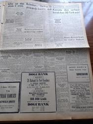 Yeni İstanbul Gazetesi - 9 Ağustos 1953 - Rus Başbakanı Malenkov Türkiye İle Görüşmeye Hazırız - Amerikan Bilginleri Ruslar Hidrojen Bombasını Bulsalardı Patlatırdı - Korede 30 Türk Esiri İade Edildi - Doğu Bölgesinde 1938 Yılında Kurşuna Dizilen 103 Kişiye Dair Tahkikat - Adnan Menderes Ankara'da - Heybeliada'da Casusluk İddiasına Dair Tahkikat - Petrol Ofis'te Tasfiye - Döner Ayna Yazan Halide Edip Adıvar Yazı Dizisi - Et Borsası Faaliyete Geçiyor - Enternasyonal Şarkısı Yugoslavyanın Milli Marşı Olarak Kalıyor - Ankara İstanbul İzmir Radyosu Programı - Baydar Derler Pazar Konuşmaları - Floransa Bir Müze Şehri Olarak Kalmak İstemiyor - Yeni İstanbul'un Hikayeleri Kestane Fidanları Yazan Mehmet Davaz - İslam Memleketleri Yazan Fikret Adil Yazı Dizisi - 24 . Atletizm Bayramı Dün Fenerbahçe Stadında Başladı - Marmara Kupası Yelken Yarışları - Çapamarka - Gripin - Jawa Motosikletleri - Mısır'da Gizli Komünist Teşkilatı Dağıtıldı