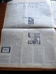 Yeni İstanbul Gazetesi - 12 Ağustos 1953 - Mustafa Nermi - Kore'de Hürriyet'e Kavuşanların Sevinci - Eski Osmanlı Prenslerinden Ömer Faruk Zavallısının Verdiği Beyanat - Dumlupınar Davası Meraklı Bir Safhada - Çanakkale Zaferinin Yıldönümü - Bahadır Dülger Anadolu Ajansından Uzaklaştırıldı - Türkiye Güzellik Kraliçesi Belgin Doruk - Döner Ayna Yazan Halide Edip Adıvar Yazı Dizisi - Haliçte Korsanlar Bir Bekçiyi Yaraladı - Burak Reis'in Kahramanca Şehadeti - Fransa'daki Greve Karşı Hükümet Çare Arıyor - Moskova Radyosu İran'ı Amerika Aleyhine Tahrik Ediyor - İsveç'te Atom Araştırmaları - Anadolu Abideleri Yazan Aziz Ogan Yazı Dizisi - Ankara İstanbul İzmir Radyosu Programı Mecliste - 2. Mahmut'un İnkılapları - Yeni İstanbul'un Hikayeleri Büyük Dava Yazan Mahmut Kuru - Mayalara Dair Bugün Ne Biliniyor - Mısır Eski Kraliçesi Feride'nin Hayatı - İslam Memleketleri Yazan Fikret Adil Yazı Dizisi - Yeni Ceza Kanununda Suçlu Doktorlar - Boliden İsveç Akümülatörleri - Çapamarka - Ziraat Bankası