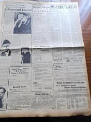 Yeni İstanbul Gazetesi - 14 Ağustos 1953 - İki Yunan Adasını Silip Süpüren Deprem - Şehit Sanılan Dokuz Türk Esiri İade Edlldi- Irak Din Âlimlerinin Garip Bir İşgüzarlığı - Casus Hayati Karaşahin Tekrar İdama Mahkum Oldu - Kore Barış Konferansı - Ticani Tarikatı Şeyhi Kemal Pilavoğlu'nun Cezası Temyizde Tasdik Edildi - Döner Ayna Yazan Halide Edip Adıvar Yazı Dizisi - Resmi Araba Saltanatına Karşı Alınan Yeni Tedbirler - İstanbul'da Metro Yapılmasına Dün Karar Verildi - Yakınşark Futbol Turnuvası Yapılıyor - Sahte Paso Yapan Bir Şebeke Aranıyor - Gülhane'nin İstanbul'a Naklî Meselesi - Binbir Gece Masalları Uğursuz Pabuçlar Çeviren Reşad Nuri Darago Yazı Dizisi - Ortadoğu'da Yabancı Sermaye - Ankara İstanbul İzmir Radyosu Programı - Pakistan Nasıl Kuruldu - Londra'da Türk Eserleri - Magna Charta Ve Sarayburnu - Sadi Koçaş'ın B.B.C.'deki Konuşması - Ingrid Bergman'ı Dünya Ölçüsünde Meşhur Eden Film İntermezzo -  BTH Çamaşır Makinesi - Burla Biraderler - Arı Bisküvileri- Parker Quink