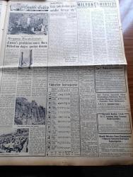 Yeni İstanbul Gazetesi - 15 Ağustos 1953 - Namık Zeki Aral - Kore Barış Konferansı Yüzünden Çıkan İhtilaf - Meryem Ananın Evi Hakkında Papalığın Kararı - Winston Churchill Victoria's Pozu - Kasım Gülek'in Milli Birliğe Dair Konuşması - Fransa'da Grevler Hafifledi - Yeni Dış Ticaret Rejimi Kararnamesi Hazırlandı - Sovyetler'in Son Notasına Verilecek Türk Cevabı - Anadolu Kavağından Büyük Adaya Yüzen Sporcu Doğan Şahin - Döner Ayna Yazan Halide Edip Adıvar Yazı Dizisi - Trablusgarp'ın Fethi Ve Fatihi - Ses Yıldızı Yıldız Süslen'i Kaçırılıyordu - Azzam Paşa'ya Göre İngilizler Libya'yı Ele Geçirecek - Kore'de Dün 406 Müttefik Esiri İade Edildi - Binbirgece Masalları Uğursuz Pabuçlar Çeviren Reşad Nuri Darago Yazı Dizisi - Ankara İstanbul İzmir Radyosu Programı - Yedek Alet Buhranı Ve Neticeleri - Anadolu Harabeleri - Milyon Hırsızı Tercüme Eden Mediha Sayar Yazı Dizisi - Burç Yorumları - 45 Yaşında Beyaz Perdede Meşhur Olan Bir Sanatkar Shirley Booth - Normandiya Çıkarması