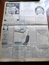 Yeni İstanbul Gazetesi - 15 Ağustos 1953 - Namık Zeki Aral - Kore Barış Konferansı Yüzünden Çıkan İhtilaf - Meryem Ananın Evi Hakkında Papalığın Kararı - Winston Churchill Victoria's Pozu - Kasım Gülek'in Milli Birliğe Dair Konuşması - Fransa'da Grevler Hafifledi - Yeni Dış Ticaret Rejimi Kararnamesi Hazırlandı - Sovyetler'in Son Notasına Verilecek Türk Cevabı - Anadolu Kavağından Büyük Adaya Yüzen Sporcu Doğan Şahin - Döner Ayna Yazan Halide Edip Adıvar Yazı Dizisi - Trablusgarp'ın Fethi Ve Fatihi - Ses Yıldızı Yıldız Süslen'i Kaçırılıyordu - Azzam Paşa'ya Göre İngilizler Libya'yı Ele Geçirecek - Kore'de Dün 406 Müttefik Esiri İade Edildi - Binbirgece Masalları Uğursuz Pabuçlar Çeviren Reşad Nuri Darago Yazı Dizisi - Ankara İstanbul İzmir Radyosu Programı - Yedek Alet Buhranı Ve Neticeleri - Anadolu Harabeleri - Milyon Hırsızı Tercüme Eden Mediha Sayar Yazı Dizisi - Burç Yorumları - 45 Yaşında Beyaz Perdede Meşhur Olan Bir Sanatkar Shirley Booth - Normandiya Çıkarması