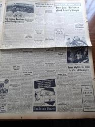 Yeni İstanbul Gazetesi - 19 Ağustos 1953 - İran Şahı Bağdat'tan Uçakla Roma'ya Gitti - Ankara Vapurunda Garip Bir Kaçakçılık - Kasım Gülek Halk İçinde Dedi - Ordu Terfi Listesine Dair Bakanın Sözleri - İsveçli Kaptan Lorentzon'a Dair İddialar - Döner Ayna Yazan Halide Edip Adıvar Yazı Dizisi - Namık Zeki Aral - Döviz Kaçırdığı İddia Edilen Fenerbahçe Kaptanı Fikret Kırcal - İran Şahı Başbakan Olarak Zahidi'yi Tanıyor - Çumra'da Sulu Ziraat İstasyonu - Binbir Gece Masalları Firuz İle Eşi Çeviren Reşad Nuri Darago Yazı Dizisi - Memleket Ve Dünya Borsa Ve Piyasaları - Bergama Harabelerinde Zeus Sunağına Doğru Bir Gezinti - Eski Devirlerde Türk Hayatı Mahalle Mektepleri - Milyon Hırsızı Tercüme Eden Mediha Sayar Yazı Dizisi - Çocuklara Hangi Sporlar Faydalı Hangisi Zararlıdır - Beşiktaş'ın Eski Meşhur Solaçığı Şükrü Gülesin - Fenerbahçe Panathinaikos Spor Bayramı - Vöest Torna Tezgahları - Emlak Bankası - Halda Daktilo - İran'dan Petrol Almıyoruz