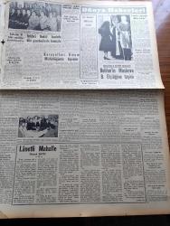 Yeni İstanbul Gazetesi - 2 Nisan 1953 - Mustafa Nermi - Kore'de Mütareke Temasları Başladı - İngiliz Dışişleri Bakanı Eden 7 Nisan'da Geliyor - Suriye'nin Hatay'a Dair Yeni Ve Çirkin İddiaları - Fenerbahçe Atina'da İlk Maçı 3 0 Kazandı - Mısır Ortadoğu Paktına Girmiyor - Bolu Dağlarında Bir Tarzan Kız Ele Geçirildi - Küçük İnsanlar Yazan Faik Baysal Yazı Dizisi - Dünya Meseleleri Sıra Malenkov'da - Sanatkâr Hazım Körmükçü Dün Anılmadı - Saint Benoit Hadisesinin Tahkikatı - İstanbul'da Daimi Bir Panayır Açılacak - Lanetli Mahalle Yazan Mehmet Davaz Yazı Dizisi - Başbakan Adnan Menderes İzmir'de - Subaylar 10 Yılda Emekliye Ayrılabilecekler - Yeni İstanbul'un Hikayeleri Bir Hasta Hikayesi Yazan Sabri Akdeniz - İktisadi Bahisler Yeraltı Servetlerimiz -  İslam Memleketleri Yazan Fikret Adil Yazı Dizisi - Türkiye'de İlk Demiryolu - Merkez Bankasında İthalatçı Tacirler - Avusturya'nın Türkiye'den Alacağı Mallar - Mediator Radyo - Arı Unları - Puro Tuvalet Sabunları - Gripin - Dermojen