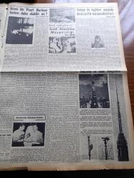 Yeni İstanbul Gazetesi - 10 Mart 1953 - Mustafa Nermi - Stalin'in Cenaze Töreni Dün Moskova'da Yapıldı - Türk Heyeti Paris'te - Mareşal Tito'nun Gizli Tutulan Seyahati - John Foster Dulles Stalin'in Ölümünü Hayırlı Buluyor - Malatya Suikastı Sanıkları Dün Ankara'ya Getirildiler - Cumhurbaşkanı Celal Bayar Eğitim Vekili Tevfik İleri İle Görüştü - Küçük İnsanlar Yazan Faik Baysal Yazı Dizisi - Büyük Kardeşim Atatürk Anlatan Makbule Atadan Yazı Dizisi - Saim Arıkan Güreş Takımı Antrenörü Oldu - Kerim Ömer Çağlar - Okullarda Test Usulünün Tatbiki İçin Dünkü Toplantı - 14. Devlet Resim Ve Heykel Sergisi 15 Nisan'da Açılacak - Fransız Ordu Takımı 12 Mart'ta Gelecek - İsrail Araştırmalar Müşavirliği - Amerika'nın Sesi Radyosu Türkçe Yayınları - 1001 Gece Masalları Kamer Ül Zaman Çeviren Reşad Nuri Darago Yazı Dizisi - İkinci Bir Pearl Harbour Faciası Daha Olabilir Mi - Sana Nebati Margarin - Hoover Elektrik Süpürgesi - Çapamarka - Gripin - Boksör Rocky Marciano'nun Antrenman Arkadaşı Türk