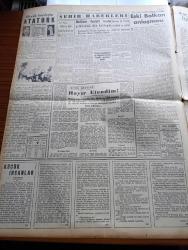 Yeni İstanbul Gazetesi - 9 Mart 1953 - Mustafa Nermi - Kızıl Lider Stalin'in Cenaze Töreni Bugün Moskova'da Yapılıyor - Stalin'in Cenaze Töreni İçin Bir Heyetimiz Gitti - Arnavutluk'ta İsyan Çıktı - Adnan Menderes Ve Fuat Köprülü Bugün Uçakla Paris'e Gidiyorlar - Malatya Suikastı Sanıkları - Necip Fazıl Kısakürek - İzmir Altay Sporcuları Kaza Geçirdi - Ayvalık'ta  Komünist Propagandacılar - Galatasaray Beykoz'a Yenildi - Büyük Kardeşim Atatürk Anlatan Makbule Atadan Yazı Dizisi - Küçük İnsanlar Yazan Faik Baysal Yazı Dizisi - Muallimler Cemiyeti Kuruluş Yıldönümü Dün Kutlandı - 1001 Gece Masalları Kamer Ül Zaman Çeviren Reşad Nuri Darago Yazı Dizisi - Salzburg Radyosu Programı - Türk Milli Güreş Seçmeleri Dün Gece Bitti - Bir Mültecinin Malenkov Hakkında Verdiği Malumat - Kore Esir Kampında İsyan - B.C.G. Verem Aşısını Mecburi Yapmak Kanuna Aykırıdır - Genç Sanatkârlarımız Nasıl Yaşıyorlar - Mıstık'ın Müzik Ve Karikatür Hayatı -  BTH Çamaşır Makinesi -  Türkiye İş Bankası
