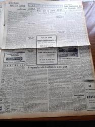 Yeni İstanbul Gazetesi - 9 Mart 1953 - Mustafa Nermi - Kızıl Lider Stalin'in Cenaze Töreni Bugün Moskova'da Yapılıyor - Stalin'in Cenaze Töreni İçin Bir Heyetimiz Gitti - Arnavutluk'ta İsyan Çıktı - Adnan Menderes Ve Fuat Köprülü Bugün Uçakla Paris'e Gidiyorlar - Malatya Suikastı Sanıkları - Necip Fazıl Kısakürek - İzmir Altay Sporcuları Kaza Geçirdi - Ayvalık'ta  Komünist Propagandacılar - Galatasaray Beykoz'a Yenildi - Büyük Kardeşim Atatürk Anlatan Makbule Atadan Yazı Dizisi - Küçük İnsanlar Yazan Faik Baysal Yazı Dizisi - Muallimler Cemiyeti Kuruluş Yıldönümü Dün Kutlandı - 1001 Gece Masalları Kamer Ül Zaman Çeviren Reşad Nuri Darago Yazı Dizisi - Salzburg Radyosu Programı - Türk Milli Güreş Seçmeleri Dün Gece Bitti - Bir Mültecinin Malenkov Hakkında Verdiği Malumat - Kore Esir Kampında İsyan - B.C.G. Verem Aşısını Mecburi Yapmak Kanuna Aykırıdır - Genç Sanatkârlarımız Nasıl Yaşıyorlar - Mıstık'ın Müzik Ve Karikatür Hayatı -  BTH Çamaşır Makinesi -  Türkiye İş Bankası