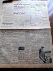 Yeni İstanbul Gazetesi - 19 Temmuz 1952 - Esir Şehrin İnsanları Yazan Nureddin Demir (Kemal Tahir) Yazı Dizisi - Helsinki Olimpiyatı Bugün Büyük Merasimle Açılıyor - Medrano Sirki - Cemal Özgen Musiki Topluluğu - Türk Amerikan Ticaret Anlaşması Nihayete Eriyor - İzmir Demokrat Partisi Divan Üyeleri Arasında da İkilik Çıktı - Mustafa Nermi - Fullbright Anlaşması Gereğince 15 Öğretmen Dün Amerika'ya Gitti - Başbakan Adnan Menderes'i Ölümle Tehdit Eden Hasan Tibet Dün Mahkum Oldu - İzmir'de Verem Yüzde 90'dan Yüzde Bire İnmiş Bulunuyor - Kore'de Şehit Düşen Üsteğmen Osman Gürel'in Eşine Madalya Verildi - Bozcaadada Bir Üzüm Ve Şarap Bayramı Tertip Edildi - Elazığ'da Elektrik Santrali İnşaatı - Sivil Havacılıkta Yeni Bir Merhale - Yüzdeki Kırışıklığı Gideren Yeni Bir Krem - Avrupa Koyunlarında Yeni Bir Hastalık - Ziraat Bankası - Hoover Elektrik Motorları - Minerva Dikiş Makinesi