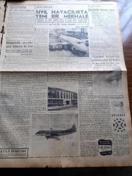 Yeni İstanbul Gazetesi - 19 Temmuz 1952 - Esir Şehrin İnsanları Yazan Nureddin Demir (Kemal Tahir) Yazı Dizisi - Helsinki Olimpiyatı Bugün Büyük Merasimle Açılıyor - Medrano Sirki - Cemal Özgen Musiki Topluluğu - Türk Amerikan Ticaret Anlaşması Nihayete Eriyor - İzmir Demokrat Partisi Divan Üyeleri Arasında da İkilik Çıktı - Mustafa Nermi - Fullbright Anlaşması Gereğince 15 Öğretmen Dün Amerika'ya Gitti - Başbakan Adnan Menderes'i Ölümle Tehdit Eden Hasan Tibet Dün Mahkum Oldu - İzmir'de Verem Yüzde 90'dan Yüzde Bire İnmiş Bulunuyor - Kore'de Şehit Düşen Üsteğmen Osman Gürel'in Eşine Madalya Verildi - Bozcaadada Bir Üzüm Ve Şarap Bayramı Tertip Edildi - Elazığ'da Elektrik Santrali İnşaatı - Sivil Havacılıkta Yeni Bir Merhale - Yüzdeki Kırışıklığı Gideren Yeni Bir Krem - Avrupa Koyunlarında Yeni Bir Hastalık - Ziraat Bankası - Hoover Elektrik Motorları - Minerva Dikiş Makinesi