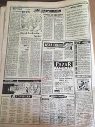 YENİ SABAH GAZETESİ  29 EKİM 1963  YIL :26 SAYI :8816---Yeni İcra -İflas Kanunu Komisyonda  Kabul Edildi--Anjelik Aşkı --İstanbul 'un Nüfusu Günde 2500 Artıyor --1 Ay Önce İltica Eden Bulgar İade Edildi --Selçuk  kazılarında Sokrat ve Eflatunun  portreleri  bulundu --İki Topal  Dilencinin  Kurduğu Bir Esrar Şebekesi Yakalandı --Seyahat ,Ya Resulüllah :Siyavuşgil --55 Ağanın bütün  mallarının tamamen  iadesi  teklif edildi --Sinemalar :Atlas :Kanlı Öç ,Emek :Sonsuz Aşk --İnci :Korkusuz Kabadayı --Almanya :3 Türkiye : 0--Antrenör B.Şit 'in  dalgınlığı  bizi bir  şampiyonluktan  etti --Beylerbeyi  ve Bursa Spor Galip --Futbolda   finali  bugün İtalya ile Oynuyoruz --Başarılı Aktör Metin Serezli Bir Zamanlar Fenerbahçe de Oynamıştı --Dünün Ayrancısı  Bugünün  Müzik  Direktörü Oldu --H.Baradan  50 Bin Liraya Sigortalı Saçlarını Kara Yılan Uğruna Kesecek --Konuşma :Nedret Güvençle -G.Birliği bu sezonda Başa Güreşecek Ekipler Arasındadır ----Napoli de iki  nesil bir gaye için öalıştı --