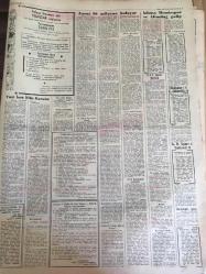 YENİ SABAH GAZETESİ  29 EKİM 1963  YIL :26 SAYI :8816---Yeni İcra -İflas Kanunu Komisyonda  Kabul Edildi--Anjelik Aşkı --İstanbul 'un Nüfusu Günde 2500 Artıyor --1 Ay Önce İltica Eden Bulgar İade Edildi --Selçuk  kazılarında Sokrat ve Eflatunun  portreleri  bulundu --İki Topal  Dilencinin  Kurduğu Bir Esrar Şebekesi Yakalandı --Seyahat ,Ya Resulüllah :Siyavuşgil --55 Ağanın bütün  mallarının tamamen  iadesi  teklif edildi --Sinemalar :Atlas :Kanlı Öç ,Emek :Sonsuz Aşk --İnci :Korkusuz Kabadayı --Almanya :3 Türkiye : 0--Antrenör B.Şit 'in  dalgınlığı  bizi bir  şampiyonluktan  etti --Beylerbeyi  ve Bursa Spor Galip --Futbolda   finali  bugün İtalya ile Oynuyoruz --Başarılı Aktör Metin Serezli Bir Zamanlar Fenerbahçe de Oynamıştı --Dünün Ayrancısı  Bugünün  Müzik  Direktörü Oldu --H.Baradan  50 Bin Liraya Sigortalı Saçlarını Kara Yılan Uğruna Kesecek --Konuşma :Nedret Güvençle -G.Birliği bu sezonda Başa Güreşecek Ekipler Arasındadır ----Napoli de iki  nesil bir gaye için öalıştı --