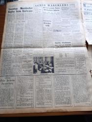 Yeni İstanbul Gazetesi - 5  Temmuz 1952 - Mustafa Nermi - Esir Şehrin İnsanları Yazan Nureddin Demir (Kemal Tahir) Yazı Dizisi - Yunanistan Ve Kıbrıs'ta Yine Mitingler Yapıldı - Arjantin Madam Peron İçin Yasta - Dün Kore'de Büyük Hava Çarpışması - Topraksız Köylüye Bu Yıl 1 Buçuk Milyon Dönüm Arazi Dağıtılacak - Sendikalar Merkez Binasındaki Atatürk Heykeli Parçalandı - Medrano Sirki Şişli'deki Çocuk Hastanesi'nde Temsil Verecek - Yunan Piskoposu Venizelos Birleşmiş Milletler'e Başvuracak - Yakındoğu Memleketleri Buğday Islahı Konferansı - İzmir Fuarına İştirak Edecek Olan Devletler - İngiltere İspanya'ya Silah Satacak - Sudanın Beyaz Serveti Pamuk - Zeytin Ve Zeytinyağı İstihsalimiz -  Churchill'in İhtarı - Doğu Almanya İle Batı Arasındaki Büyük Uçurum - Dünyada Olup Bitenler - Odeon Mağazaları - Hoover Elektrikli Çamaşır Makinası - Güldner Dizel Motorları - Türkiye Güzeli Gelengül Tayfuroğlu Amerika'dan Döndü - İngiliz Atom Bombası Güney Afrika'da